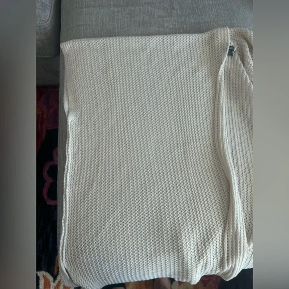 Steve Madden Knit Women's poncho/shawl - Picture 5 of 6